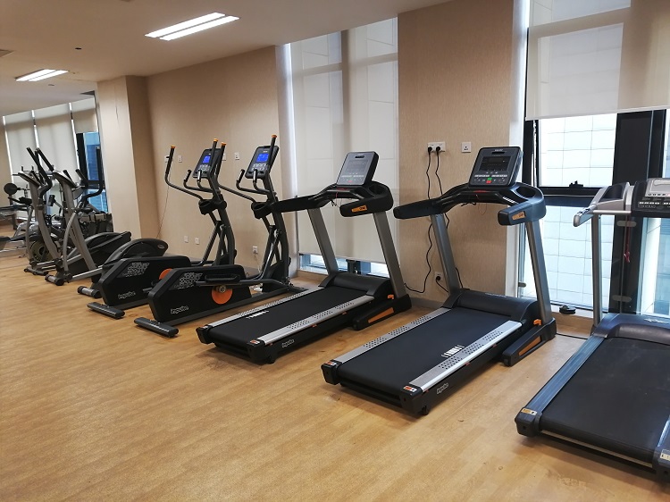 虎丘法院健身房英派斯跑步机gt300.jpg